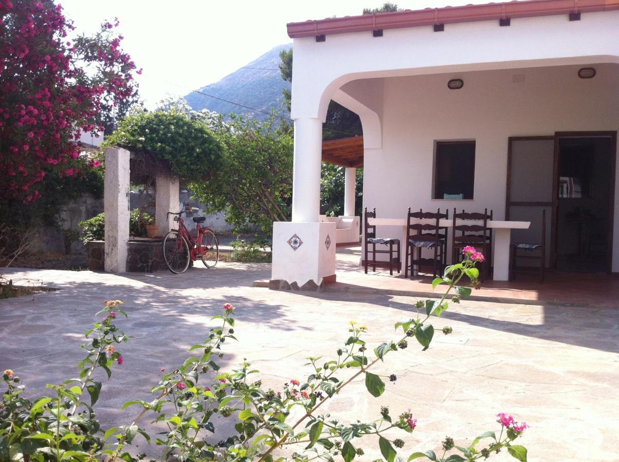 Villa By The Vulcano - 70Mq Plus Large Garden And Patio Екстер'єр фото